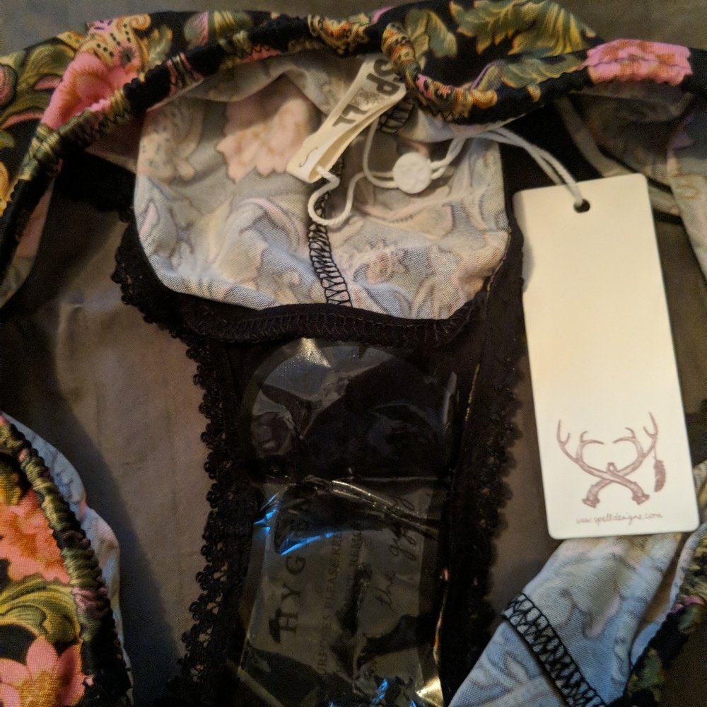 🌸PRICE FIRM🌸 NWT Spell Etienne Bloomers in Noir - Picture 4 of 5